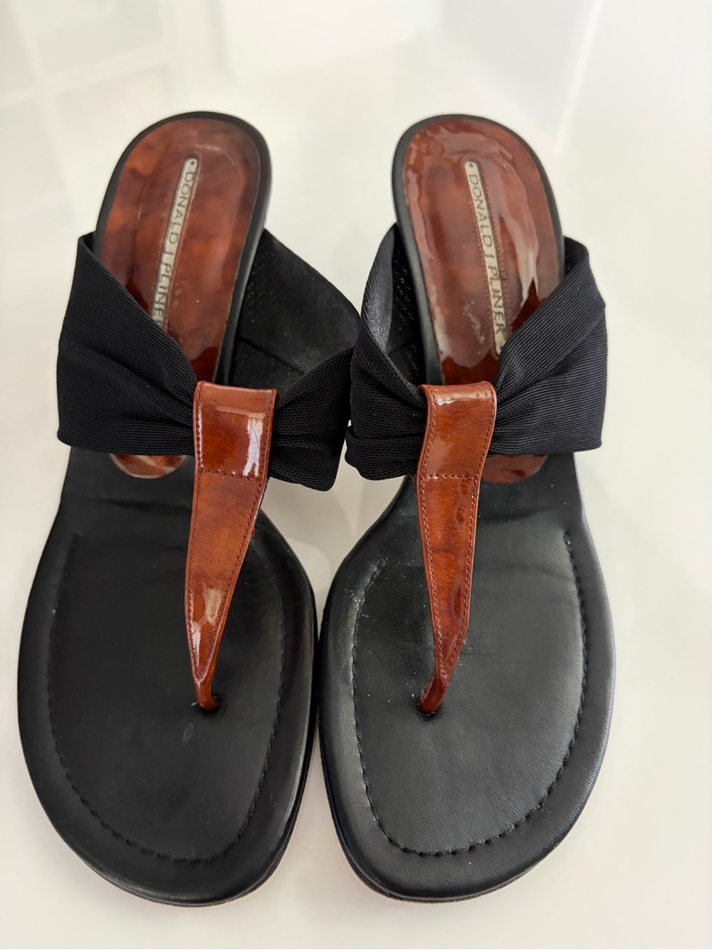 Donald J. Pliner Black and Brown Patent Thong Sandals